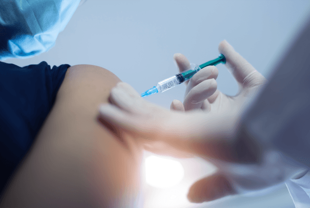 Unvaccinated People at Risk of Facing Mental Illness Up to a Year After COVID-19